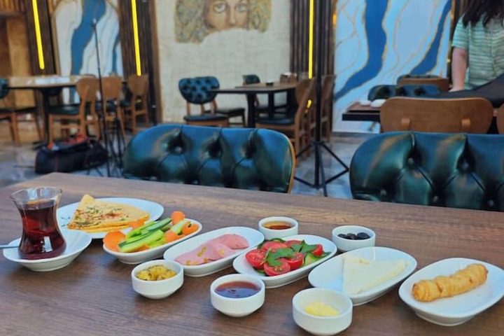 Breakfast/Coffee Service 60 of 72