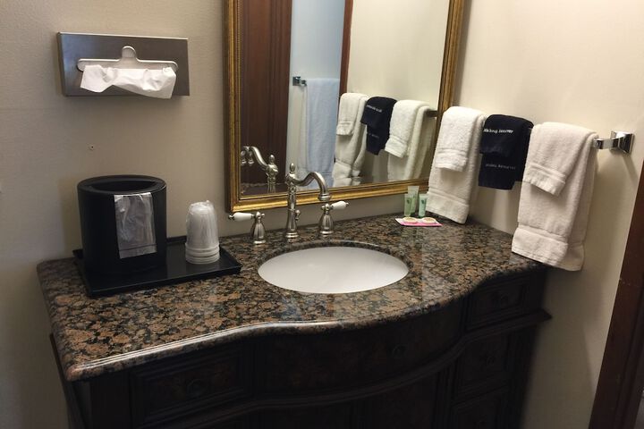 Bathroom sink