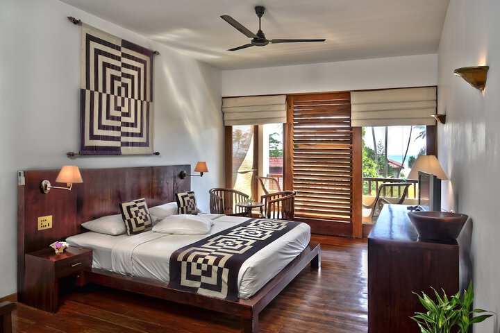 Room 4 of 38