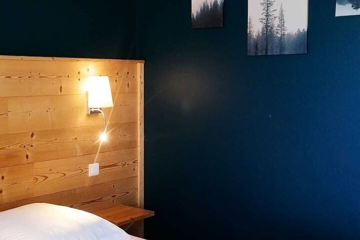 Room 22 of 115
