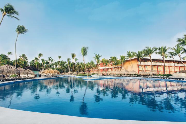 Hotel with Pool