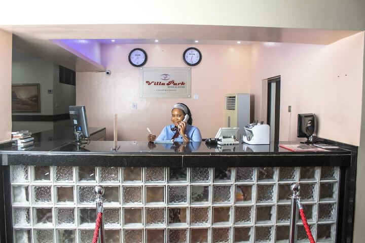 Villa Park Hotels