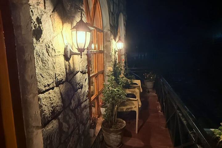Dining 57 of 68