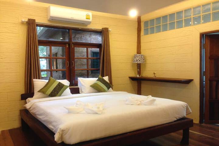 Room 6 of 34