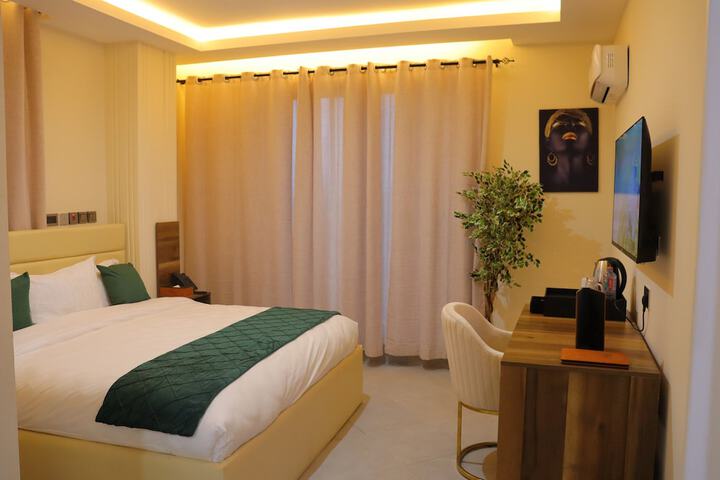 Room 12 of 111