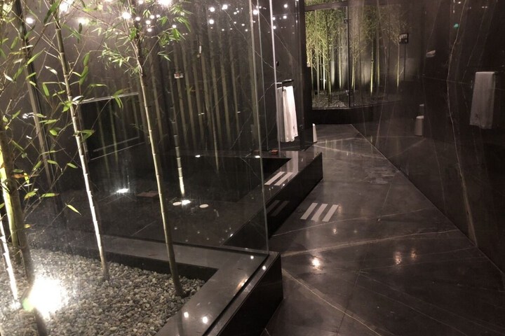 Room 43 of 67