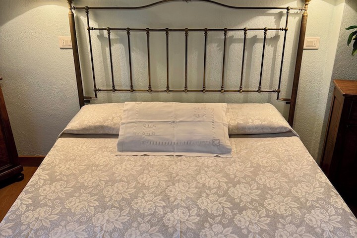 Room 25 of 157