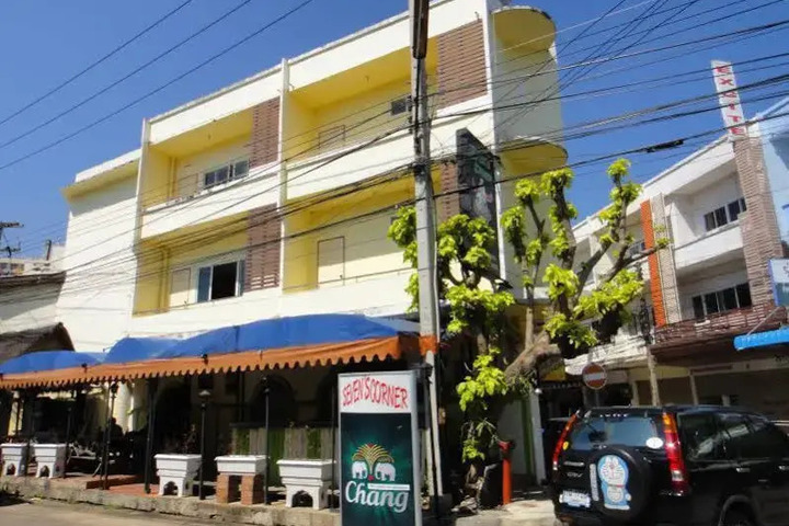 YELLOW HOUSE