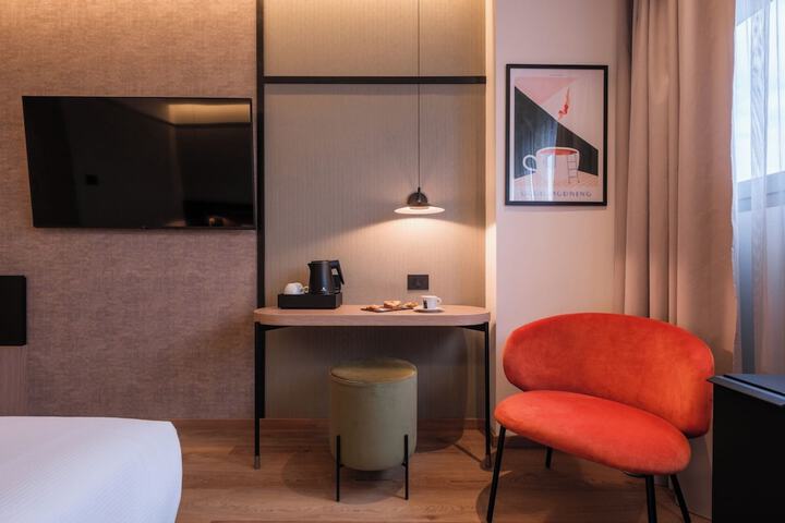 Room 15 of 60