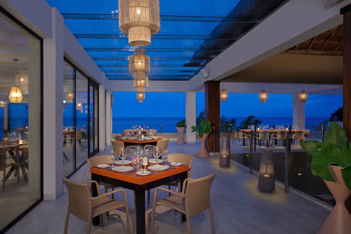Dining 46 of 66