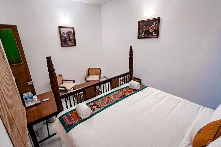 Room 7 of 89