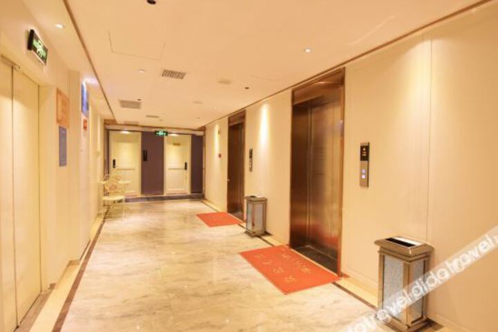 Hotel Interior 8 of 14