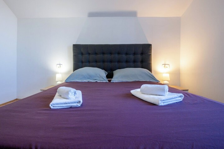 Room 8 of 41