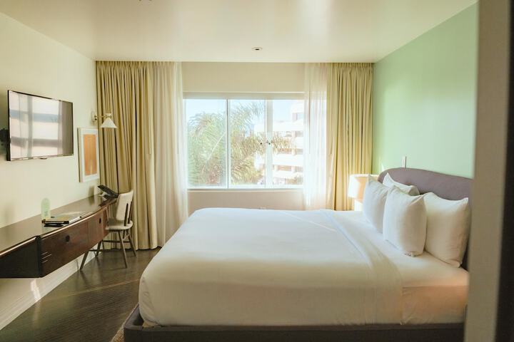 Room 54 of 178