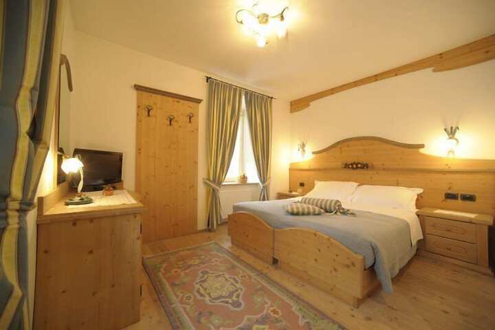 Room 3 of 35