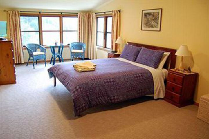 Room 8 of 19