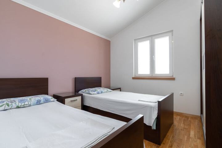 Room 9 of 45