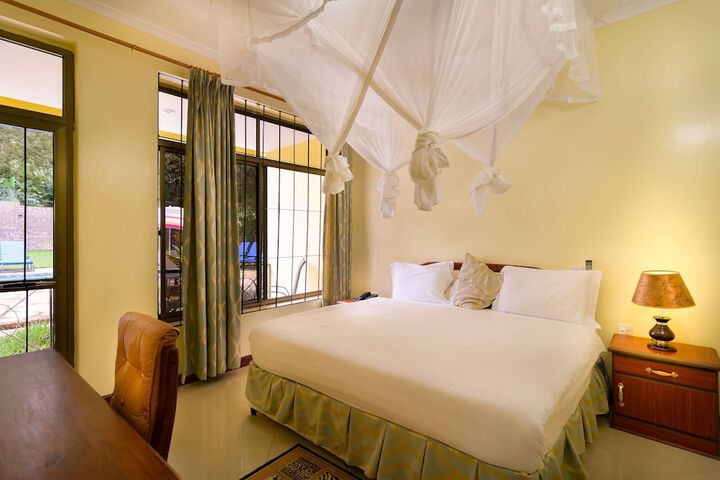 Room 10 of 81