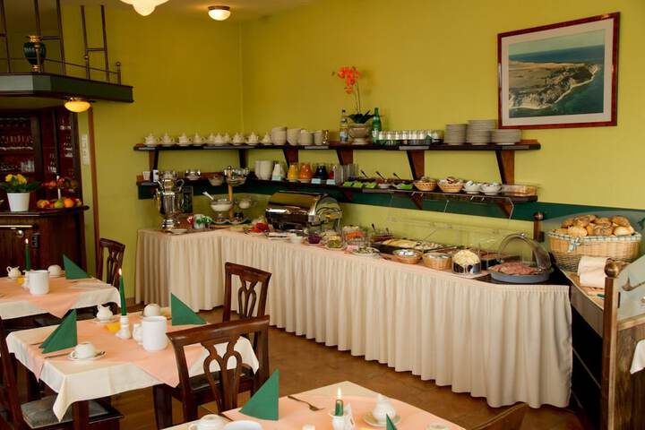 Dining 44 of 60