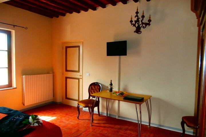 Room 4 of 14