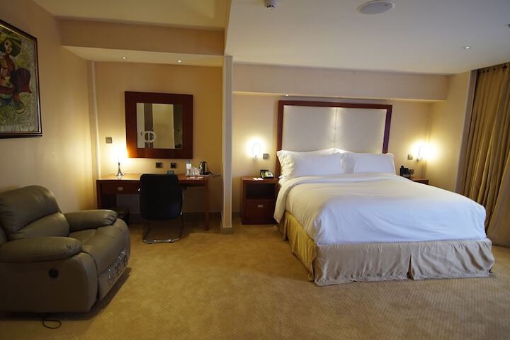 Room 10 of 60