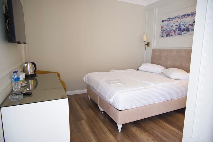 Room 20 of 38