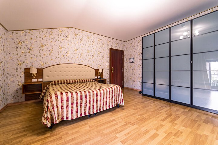Room 29 of 60