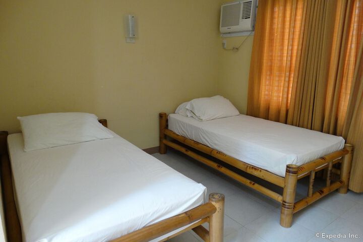 Room 4 of 42