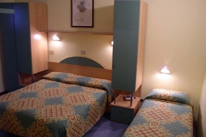 Room 7 of 15