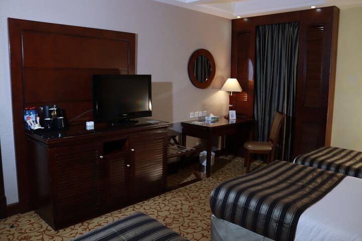 Room 9 of 29