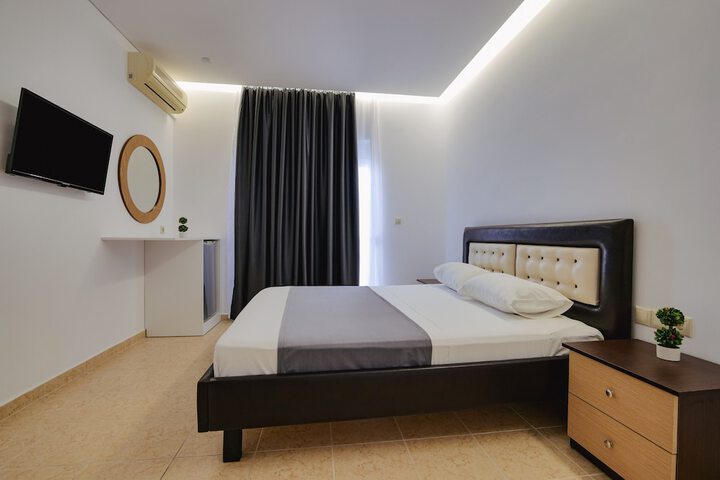 Room 5 of 22