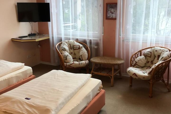 Room 9 of 41