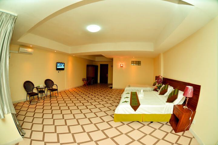 Room 9 of 50