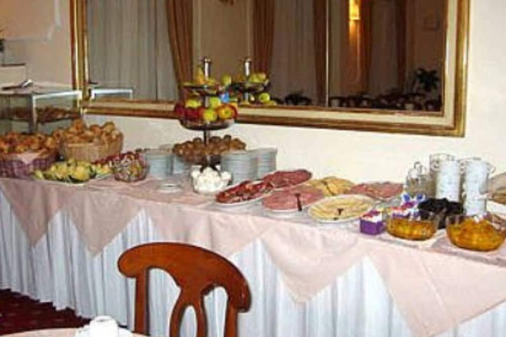 Breakfast/Coffee Service 44 of 70