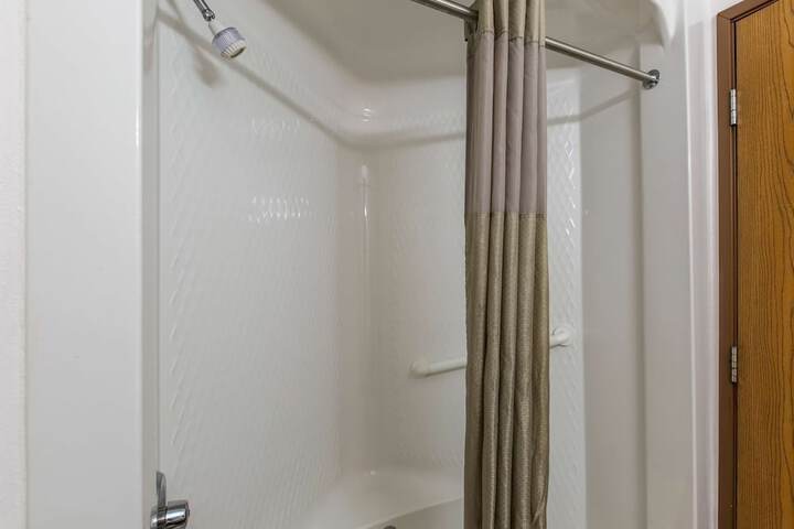 Room 20 of 34