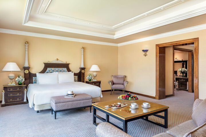 Room 14 of 80