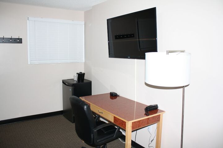 Room 7 of 10