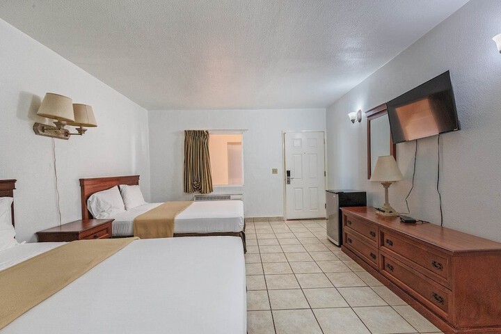 Room 2 of 30