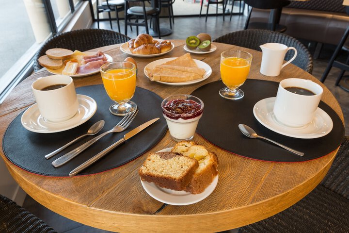 Breakfast/Coffee Service 56 of 78