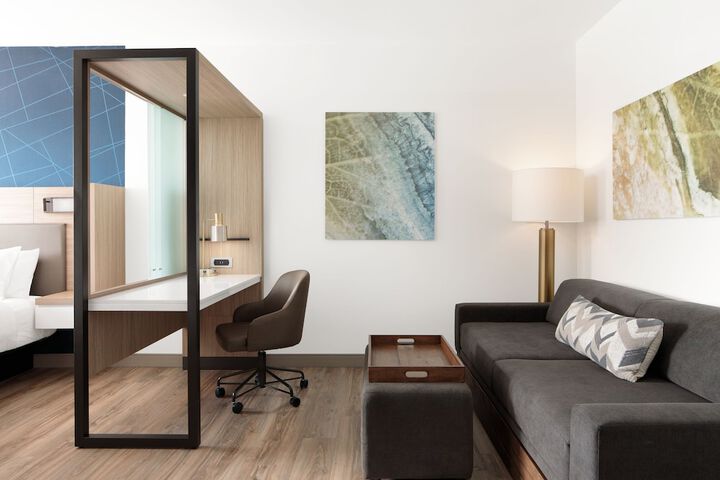 Room 17 of 35