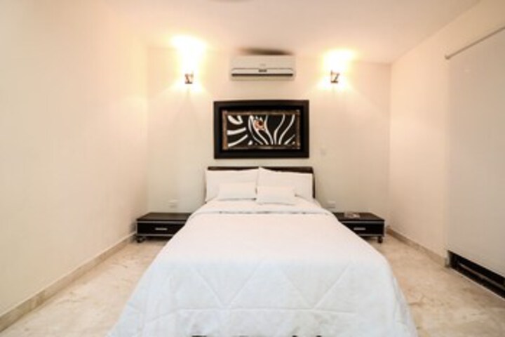 Room 10 of 69