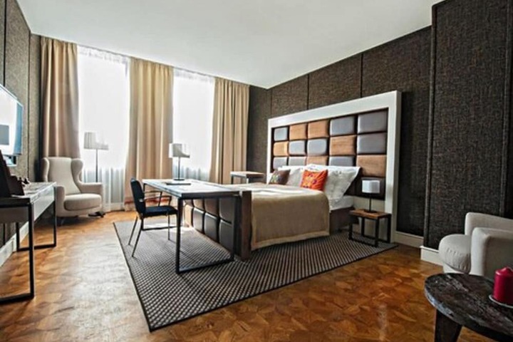 Room 13 of 46