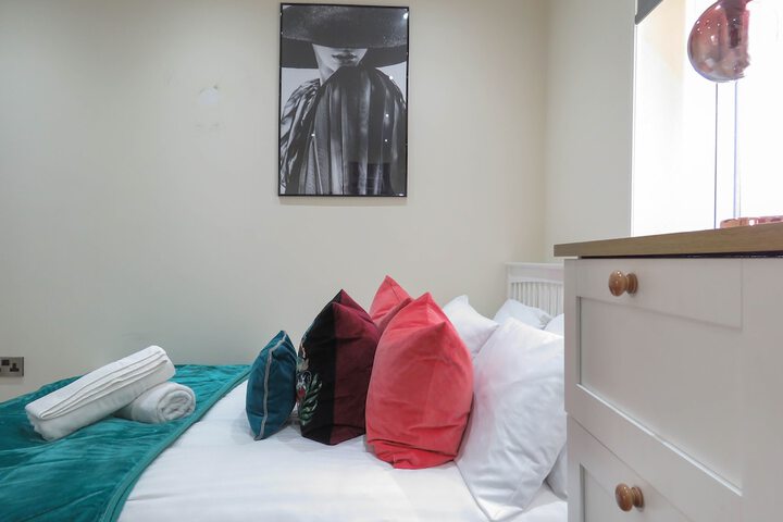 Room 9 of 26