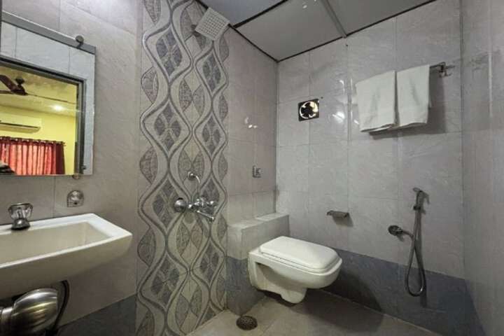 Room 53 of 61