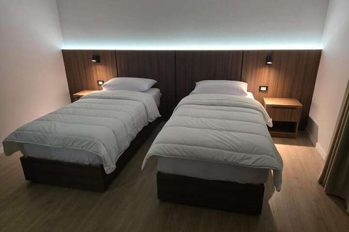 Room 11 of 22