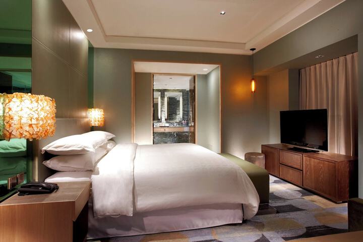 Room 15 of 52