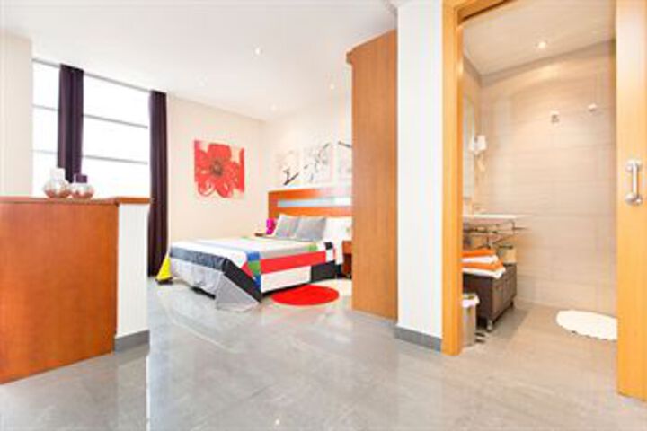 Universitat Suites Barcelona in Barcelona