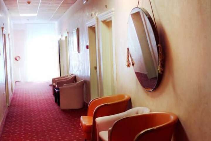 Ballroom/Hall 69 of 71