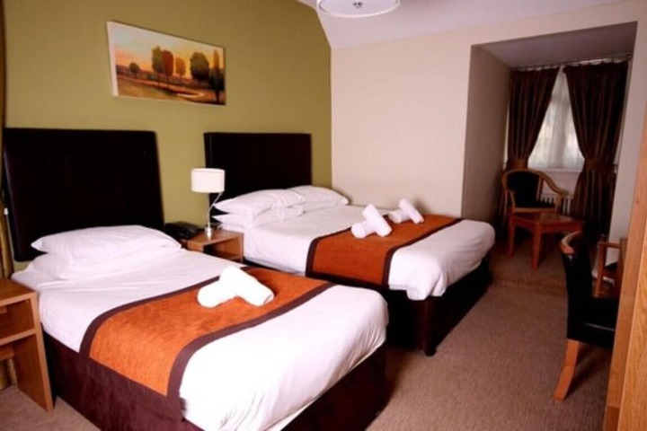 Room 9 of 30