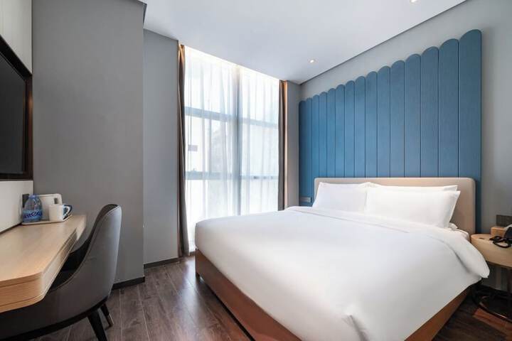 Room 10 of 69